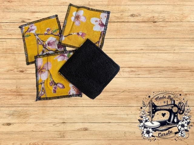 4-lingettes-carres-jaune-eponge-noire 4 lingettes carrés