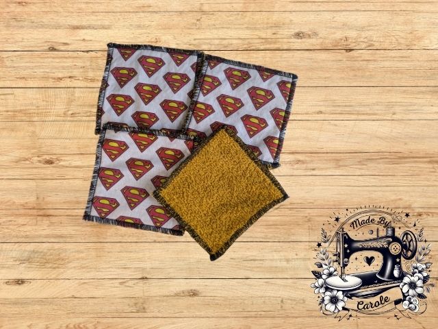 4-lingettes-carres-superman 4 lingettes carrés