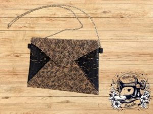 pochette-mariage-liege-fleurs-haut-et-bas-noir-dore Pochette Mariage liège